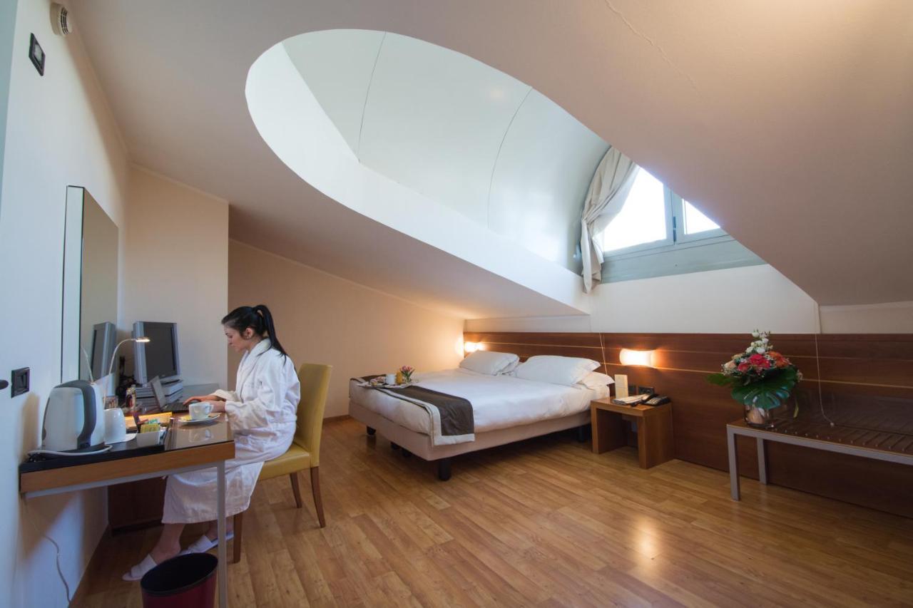 Hotel Royal Falcone Monza Eksteriør billede