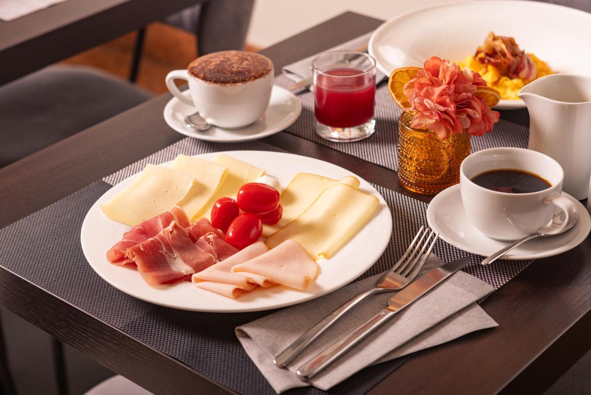 Hotel Royal Falcone Monza Eksteriør billede
