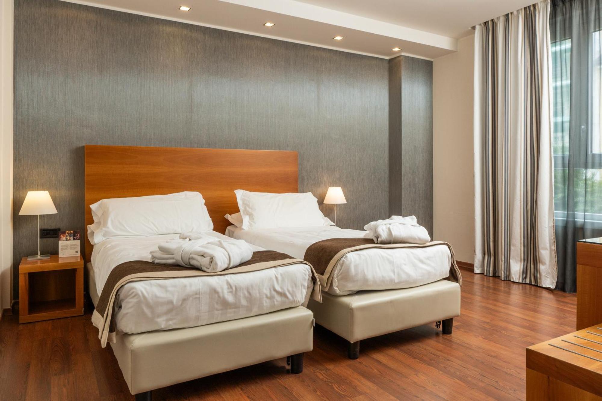 Hotel Royal Falcone Monza Eksteriør billede