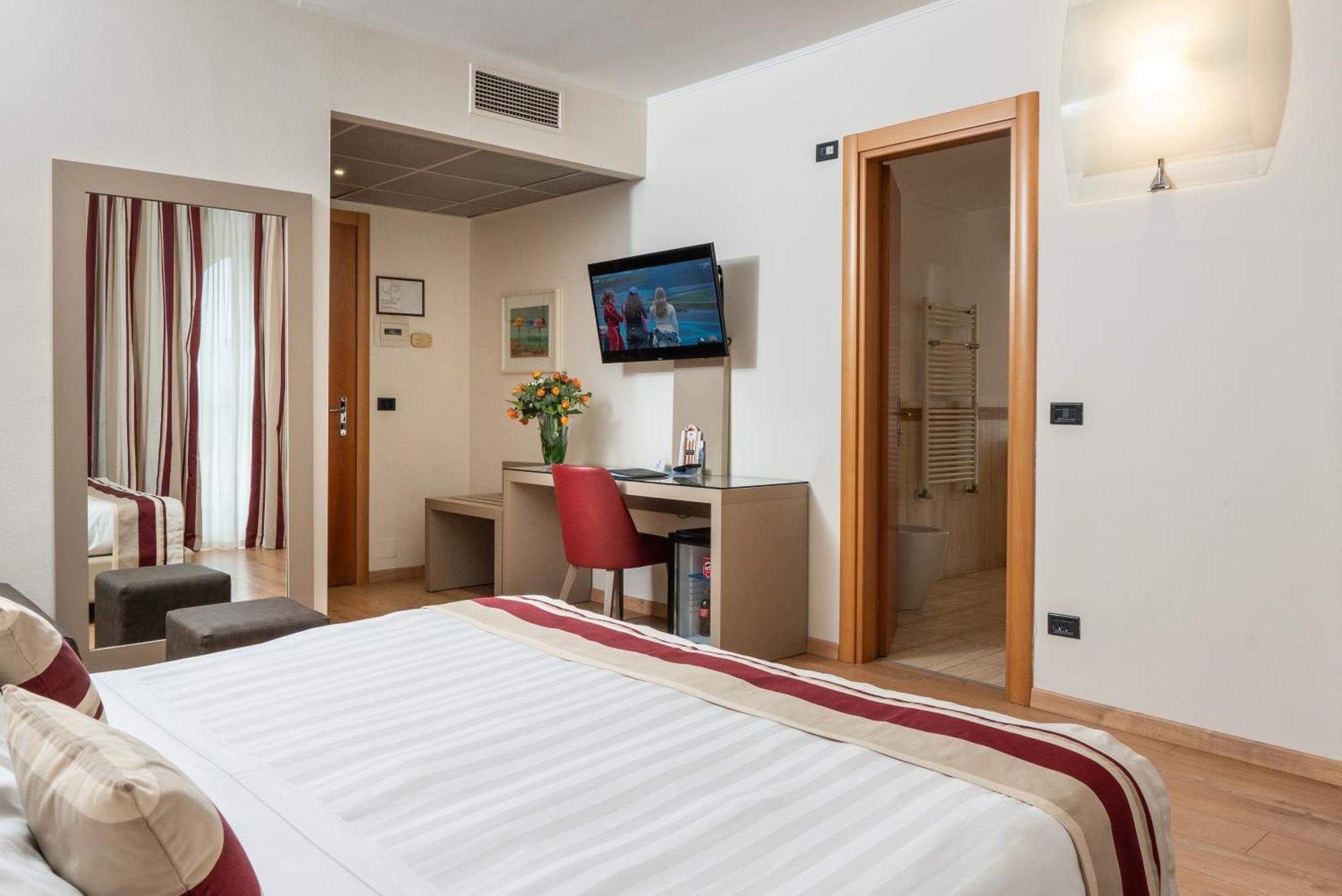 Hotel Royal Falcone Monza Eksteriør billede