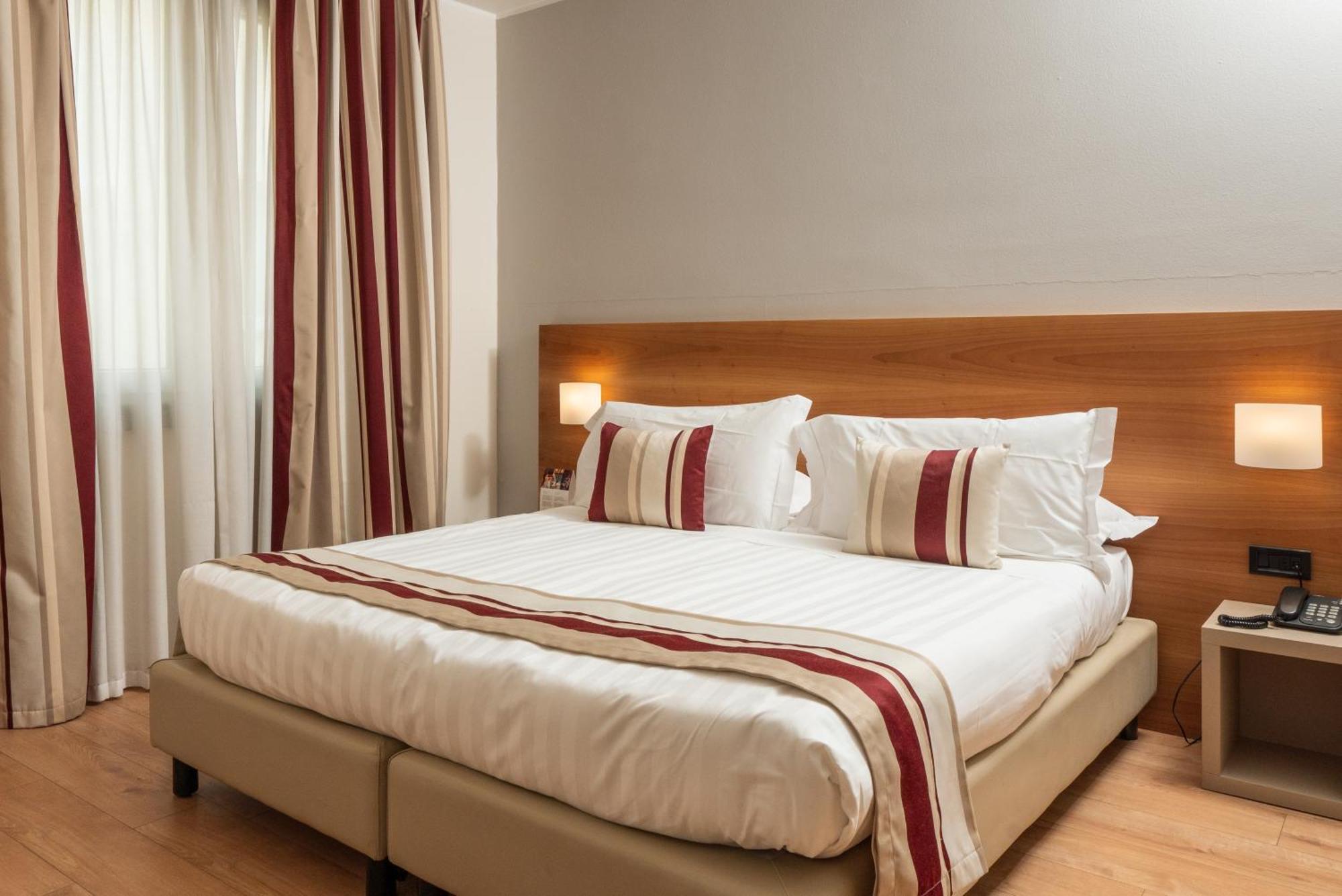 Hotel Royal Falcone Monza Eksteriør billede