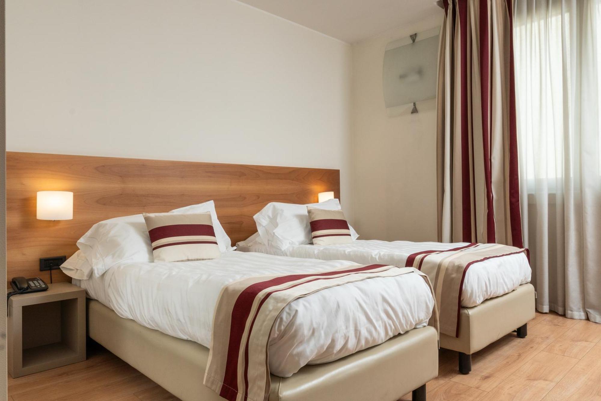 Hotel Royal Falcone Monza Eksteriør billede