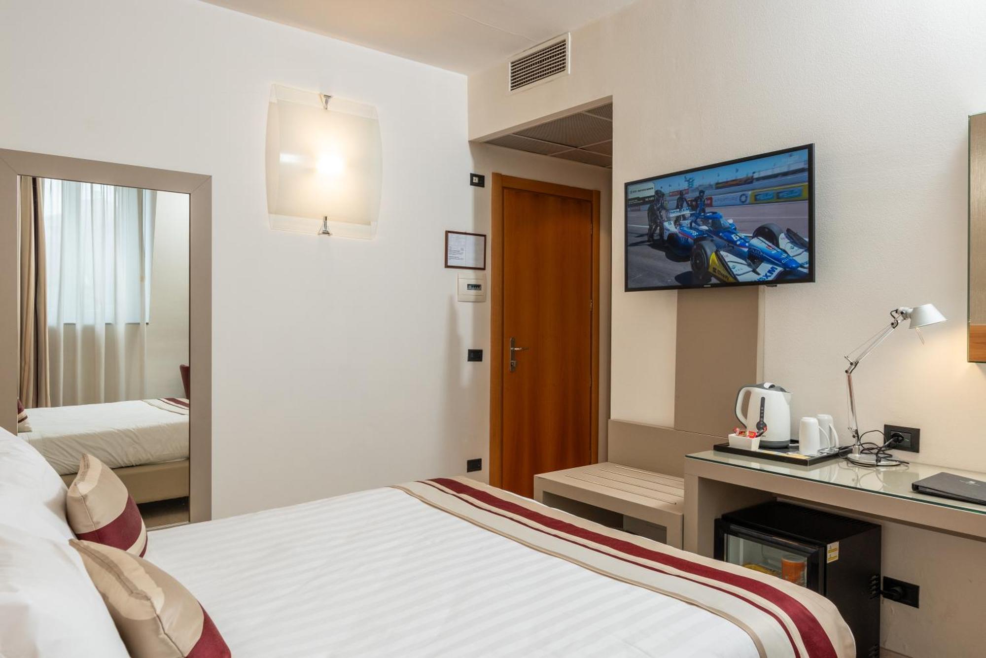 Hotel Royal Falcone Monza Eksteriør billede